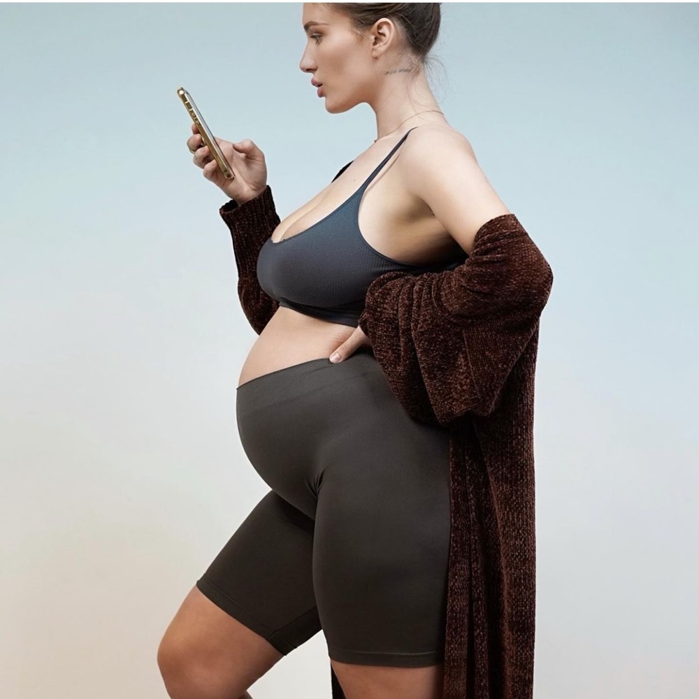 🆕 Naturyl Basic Biker Shorts Plus Size Charcoal - Picture 3 of 4